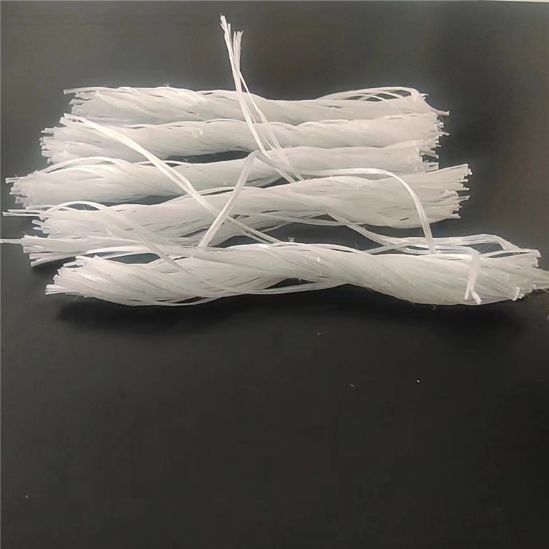 Fibres torsadées en polypropylène longueur 38 mm 54 mm.jpg