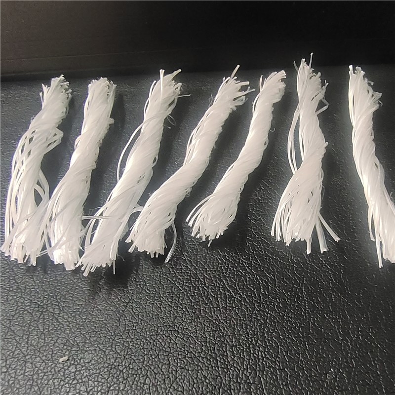 Fibres torsadées en polypropylène longueur 38 mm 54 mm.jpg