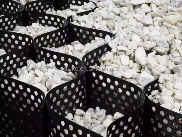 Grille de gravier géocellulaire HDPE pour la protection du sol stabilisé.jpg