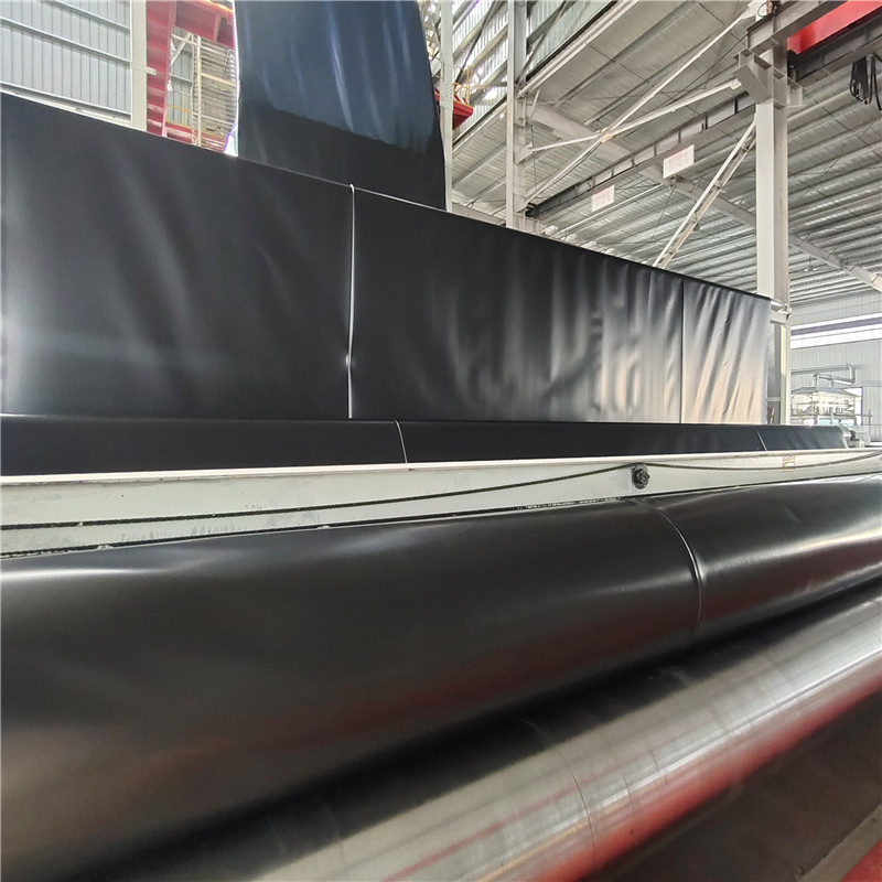 Revêtement de bassin géomembrane HDPE noir à vendre.jpg Revêtement de bassin géomembrane HDPE noir à vendre.jpg