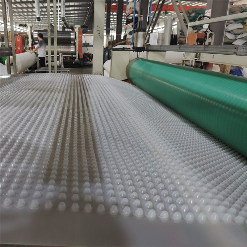 Drainage en plastique à fossettes pour l'ingénierie paysagère.jpg Drainage en plastique à fossettes pour l'ingénierie paysagère.jpg