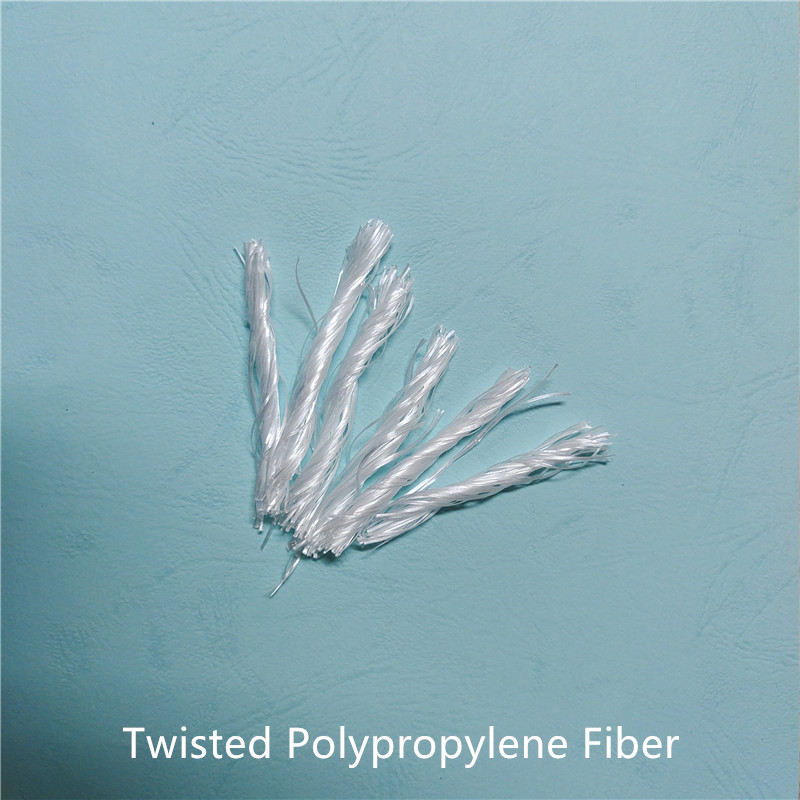Fibre de polypropylène torsadée blanche pour béton.jpg