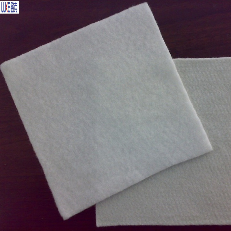 Tissus géotextiles utilisés sous les rochers côtiers.jpg Tissus géotextiles utilisés sous les rochers côtiers.jpg