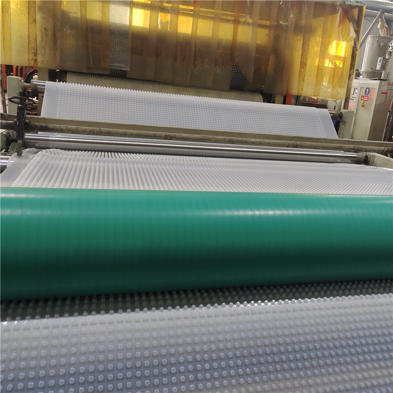 Atelier sur les panneaux de drainage à fossettes en PEHD.jpg Atelier sur les panneaux de drainage à fossettes en PEHD.jpg