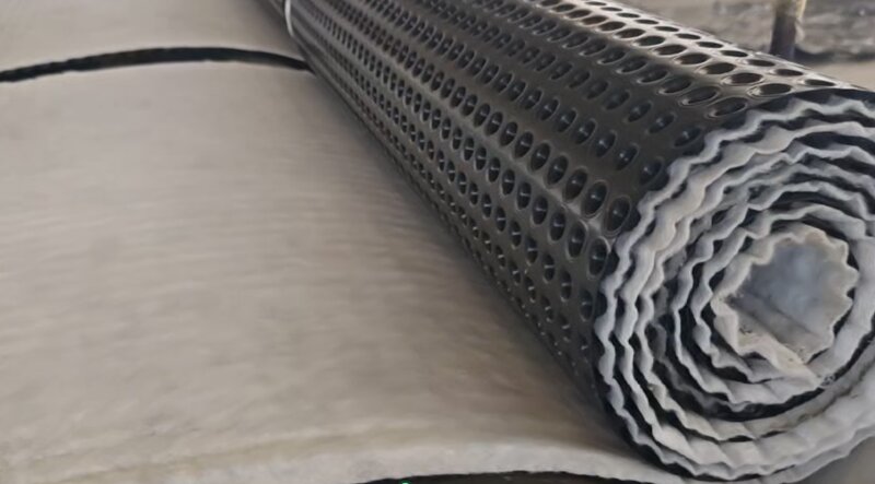 Panneau de drainage composite anti-infiltration.jpg