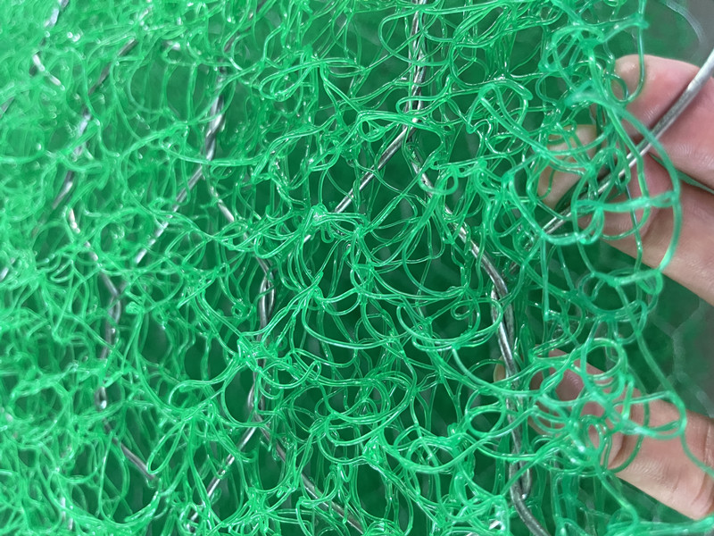 Tapis d'érosion renforcé vert.jpg Tapis d'érosion renforcé vert.jpg