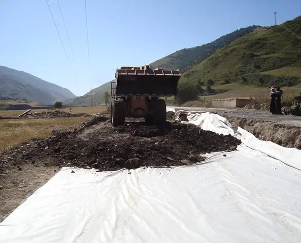 Géotextile en fibres discontinues pour la lutte contre l'érosion.png