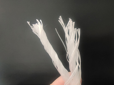 Fibre PP torsadée à haute résistance à l'adhérence.jpg