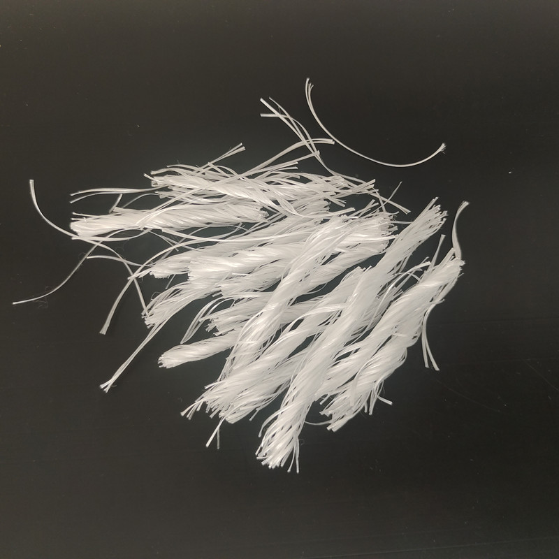 Fibre torsadée PP blanche.jpg Fibre torsadée PP blanche.jpg