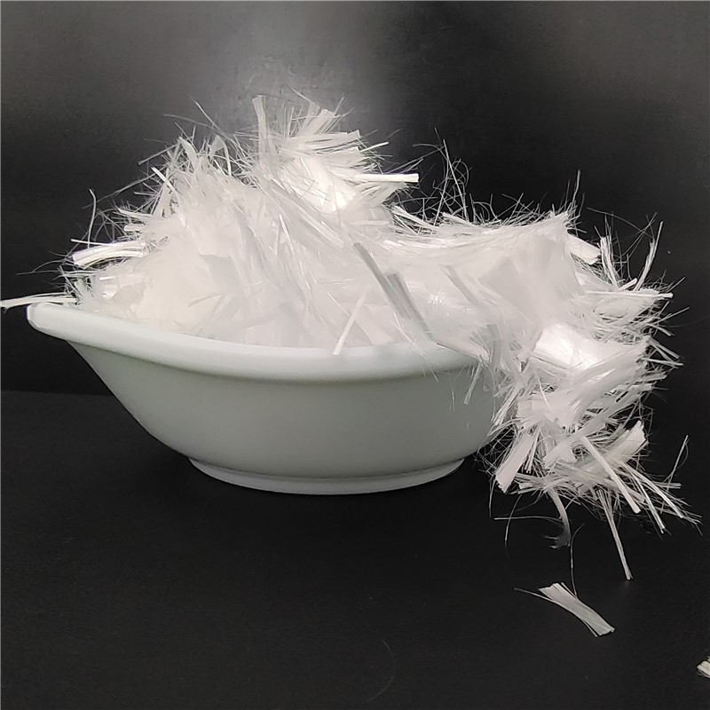 Fibre monofilament PP 12 mm pour le renforcement du béton.jpg Fibre monofilament PP 12 mm pour le renforcement du béton.jpg