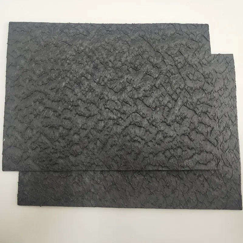 Géomembrane en PEHD texturée pour revêtement de barrage.jpg