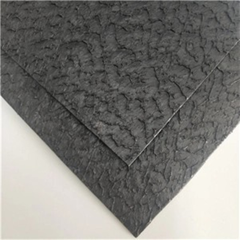 Géomembrane en PEHD texturée pour revêtement de barrage.jpg