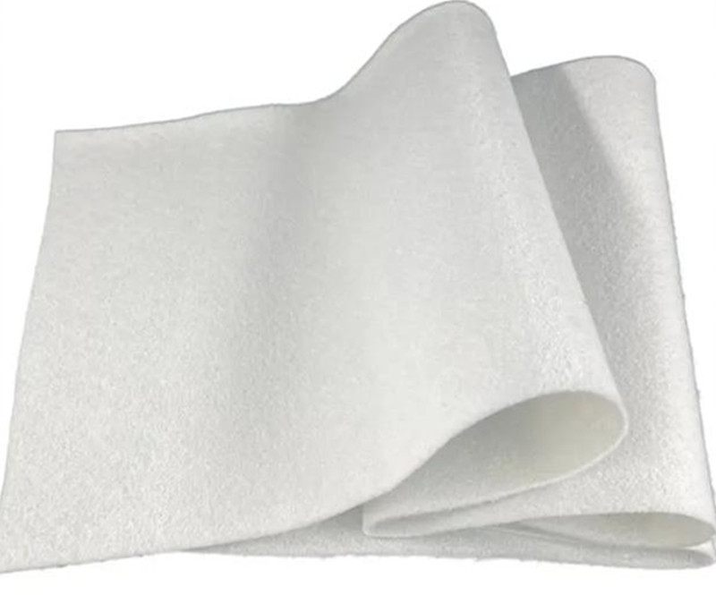 Géotextile non tissé anti-érosion de 250 g/m² .jpg Géotextile non tissé anti-érosion de 250 g/m² .jpg