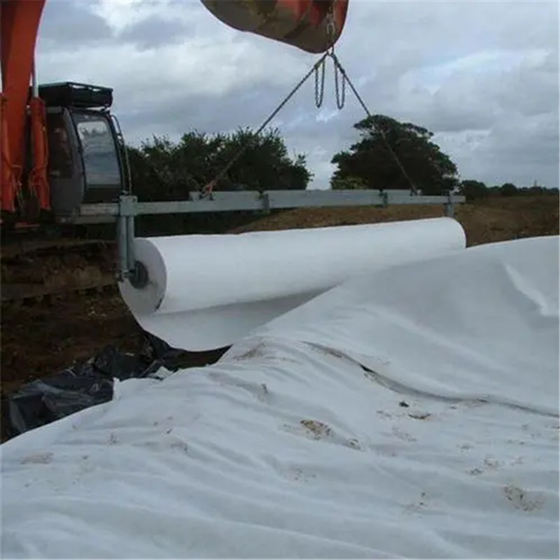 Tissu filtrant géotextile non-tissé en PP pour pergélisol.jpg
